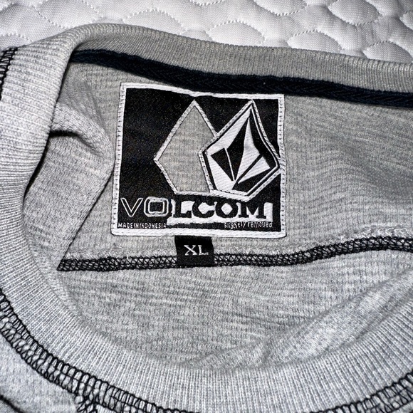 Volcom Thermal Long Sleeve Boys XL - Picture 5 of 6